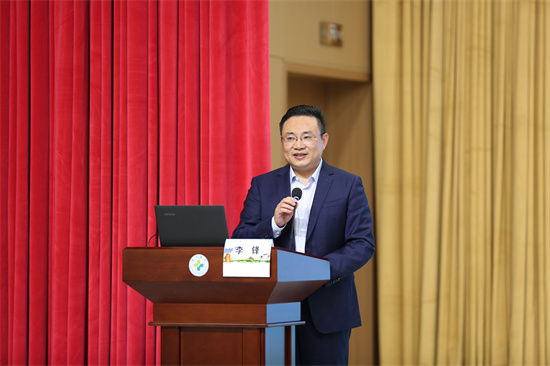 李锋.jpg