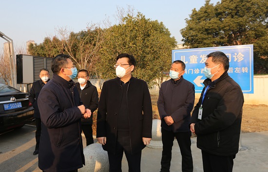 区委书记刘明锋一行到襄州区人民医院督导调研