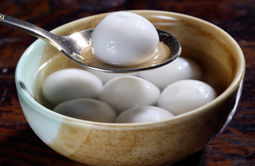 4颗汤圆=1碗饭,点击解锁汤圆健康吃法! 4颗汤圆=1碗饭,点击解锁汤圆健康吃法!