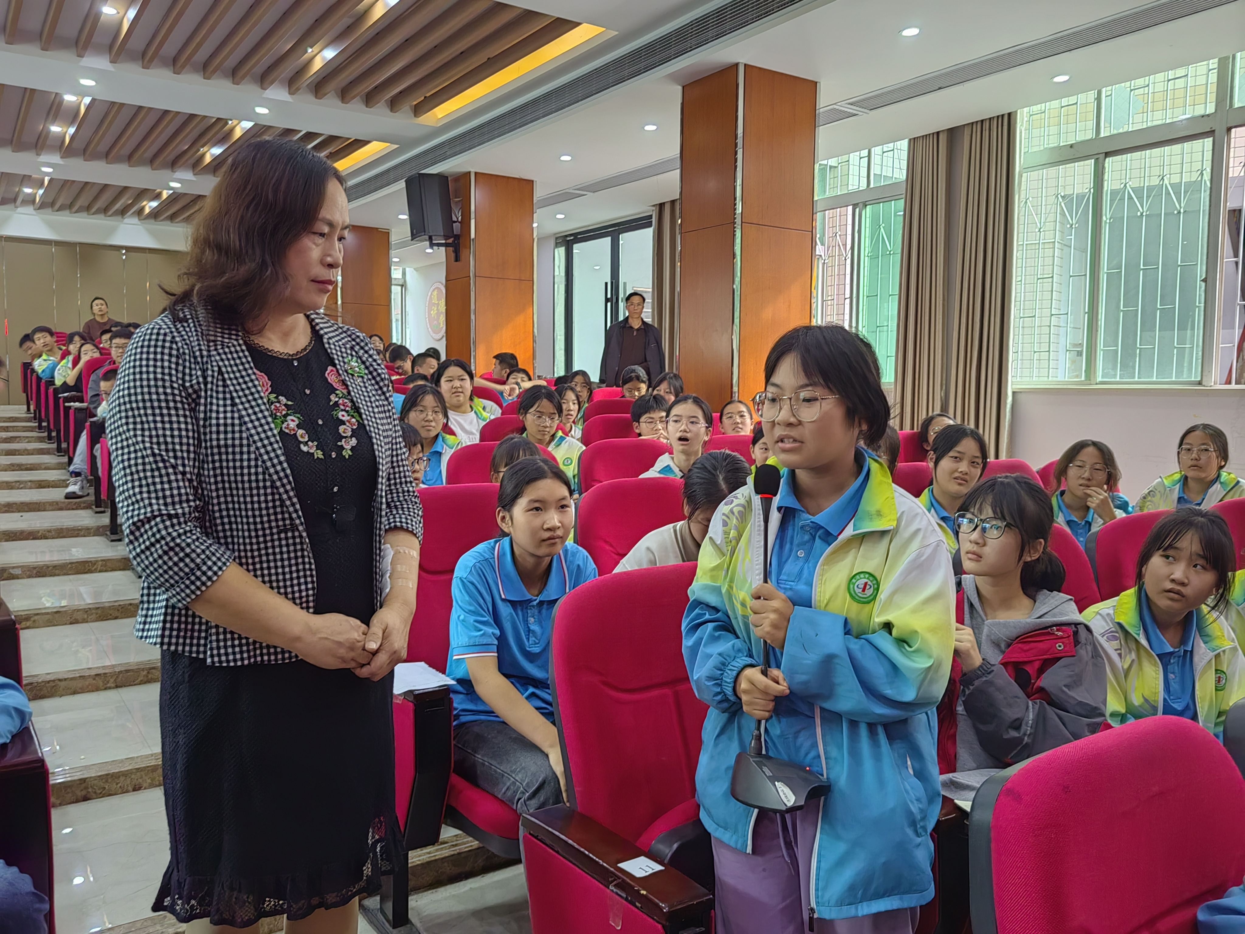 “筑梦青春 与爱同行”——襄州区人民医院为成长护航 “筑梦青春 与爱同行”——襄州区人民医院为成长护航