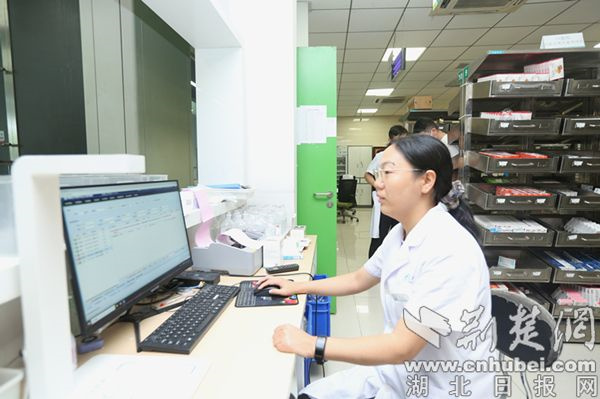 【荆楚网】襄阳市第六人民医院药师周旋：以专业守初心 用服务暖人心